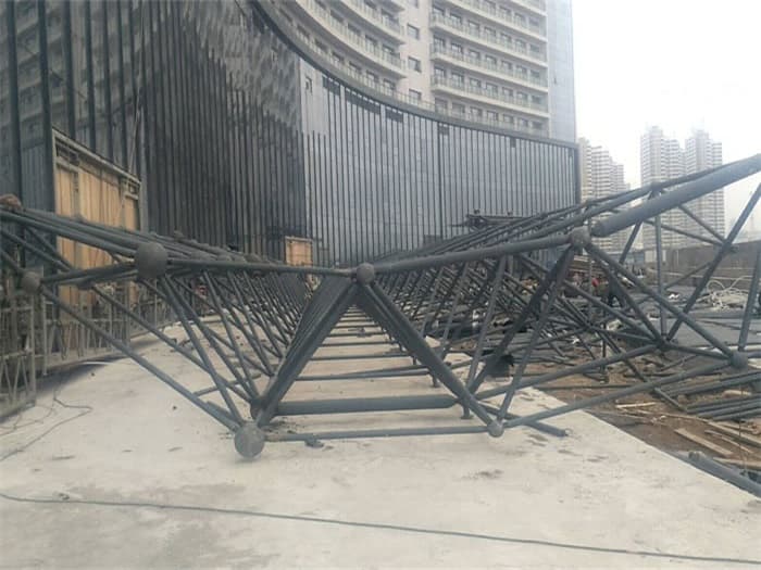 湖北万豪酒店雨棚网架